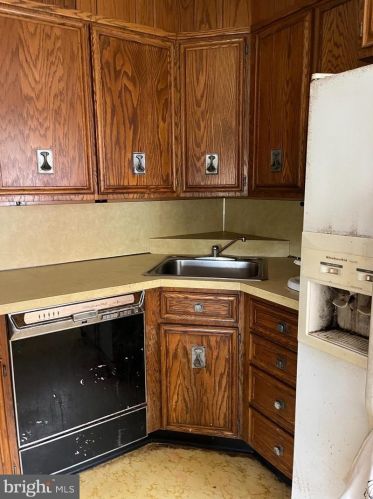 51 Churchill Ave, Trenton, NJ 08610-4001