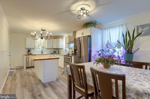 54 Greystone Rd, Carlisle, PA 17013-2605