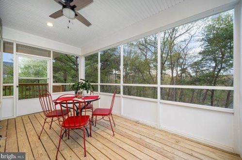 365 Prado Way, Berkeley Springs WV  25411-3264 exterior