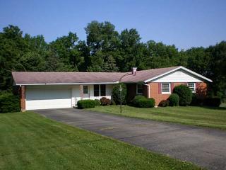 1831 Cheviot Hills Dr, Springfield, OH 45505-3507