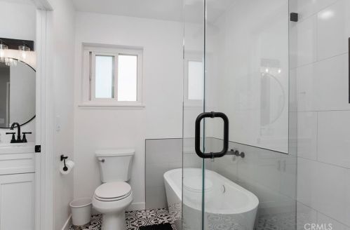 19745 Keswick Ln, Huntington Beach CA  92646-4246 exterior
