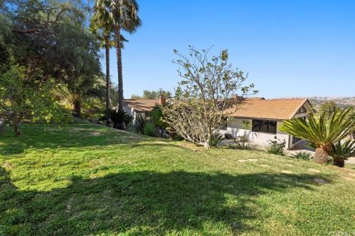 230 Country Hill Rd, Anaheim CA  92808-1352 exterior
