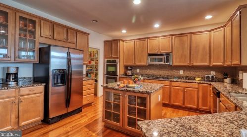 210 Princess Caroline Ct, Edinburg, VA 22824-9403