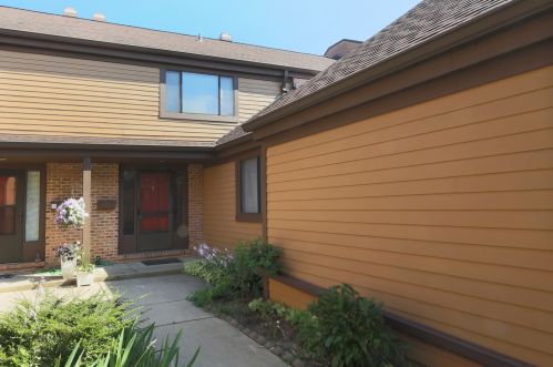 1509 Anderson Ln, Buffalo Grove, IL 60089-1206