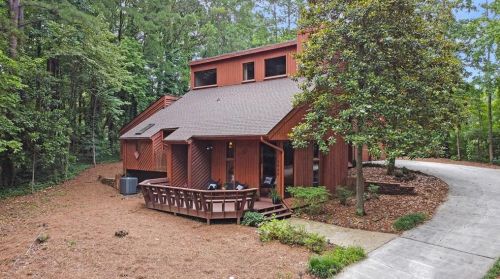 2945 Pond View Ct, Marietta, GA 30062-4331