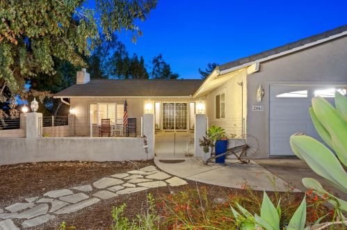 2067 Vista Hermosa Way, El Cajon, CA 92019-3856