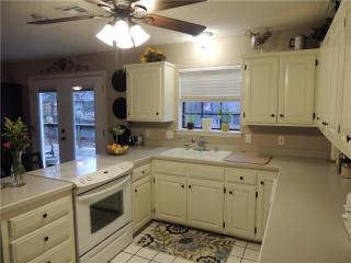 1661 Amelia Ln, Springdale, AR 72762-1801