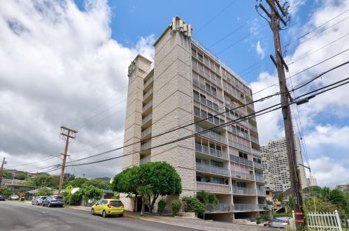 1687 Pensacola St, Honolulu HI  96822-2614 exterior