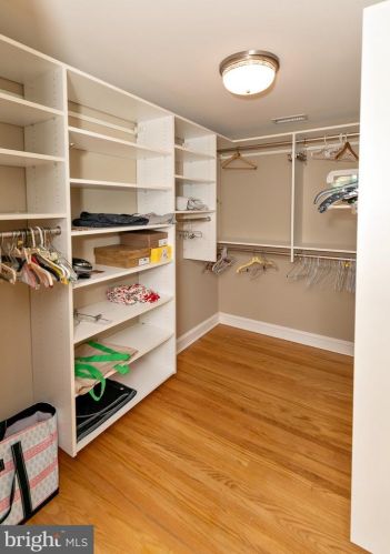 561 Crystal Lake Ave, Tavistock NJ 08033-2748 exterior