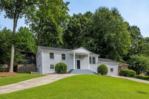 2044 Ellwyn Dr, Atlanta GA  30341-1541 exterior