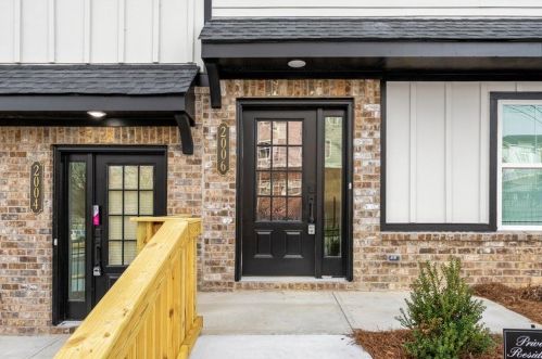 1991 Hollywood Rd, Atlanta GA  30318-1881 exterior