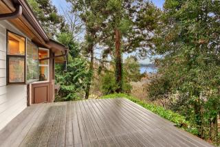 16115 Meadowdale Rd, Edmonds, WA 98026-4547