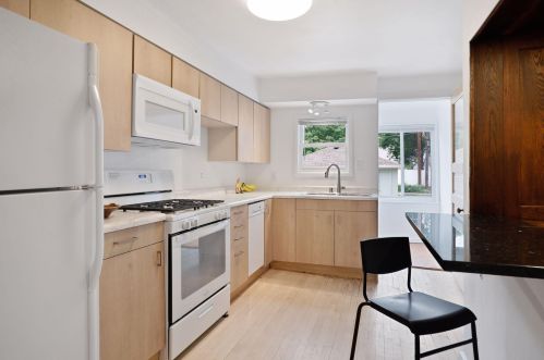 1221 4 St, Saint Paul MN  55106-5309 exterior