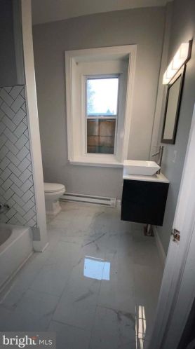 630 Chelten Ave, Philadelphia PA 19126-3824 exterior