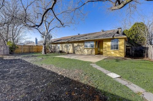 2020 Cedarwood Dr, Carrollton TX 75007-5405 exterior