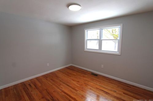 41 Mcgrath Rd, Wapping CT  06074-1116 exterior