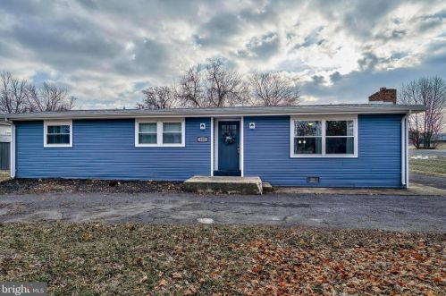 605 Spring Garden St, Carlisle PA  17013-9264 exterior