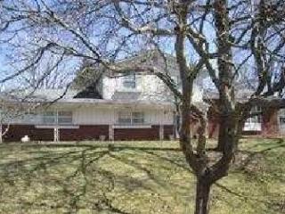 990 Barberry Ln, Columbus, OH 43213-3310