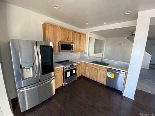 841 Willow Dr, Denver CO  80603-7743 exterior