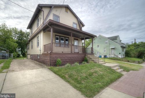 26 Crescent Blvd, Camden NJ  08108-1042 exterior