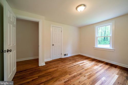 73 Bayberry Rd, Princeton NJ  08540-7418 exterior