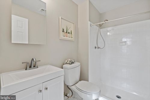 1609 Billman Ln, Silver Spring MD 20902-1421 exterior