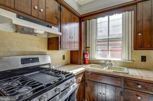 417 Mary St, Lancaster PA  17603-3330 exterior