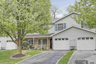 2842 Robin Rd, York, PA 17404-5711