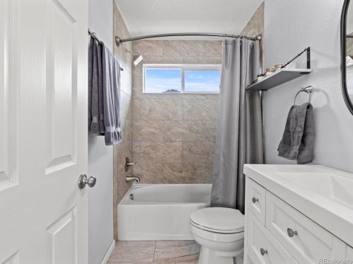 4825 Eaton Park Way, Aurora CO  80016-5831 exterior