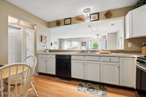 5 Phoenix Ct, Tinton Falls NJ  07712-7773 exterior