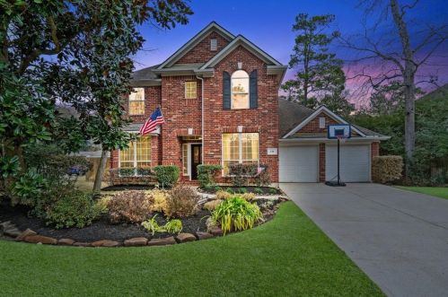 130 Evangeline Oaks Cir, Conroe, TX 77384-5027