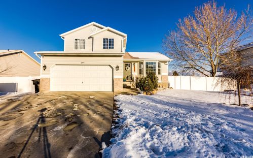 6777 Mountain Aura Dr, Taylorsville, UT 84081-8150