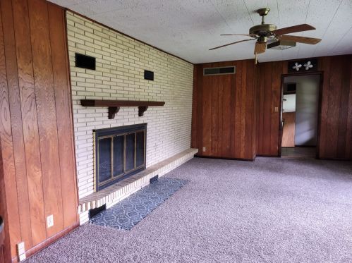 12302 Sunset Dr, Sycamore IL  60178-8121 exterior