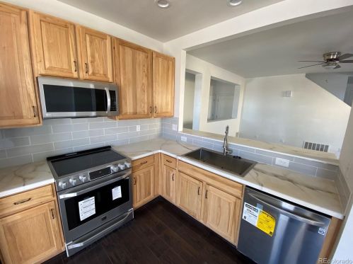 841 Willow Dr, Denver CO  80603-7743 exterior