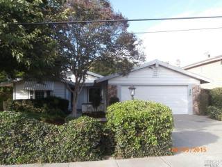 406 Nut Tree Rd, Vacaville, CA 95687-3321