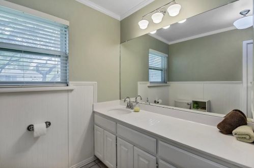 5221 Wosley Dr, Fort Worth TX  76133-2217 exterior