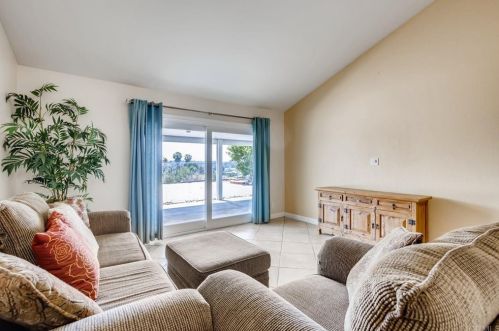 796 Granada Dr, Vista, CA 92083-4731