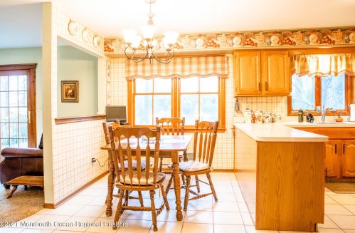 14 Cornell Ct, Tinton Falls NJ 07724-9720 exterior