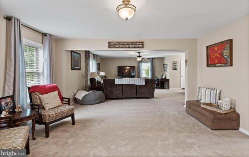 22 Meade Dr, Carlisle PA 17013-8141 exterior