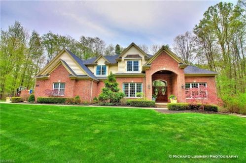 775 Meadowbrook Dr, Aurora, OH 44202-6762