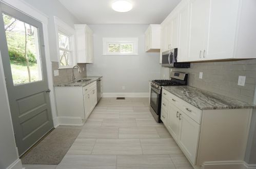 5082 Grandview Pl, Cincinnati OH  45212-2232 exterior