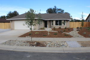 7253 Legacy Ct, Redding, CA 96001-8316