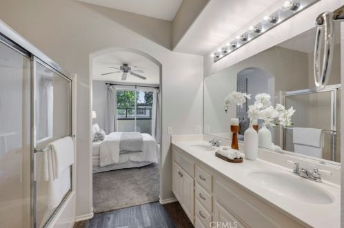1804 Crescent Oak, Irvine CA  92618-4027 exterior