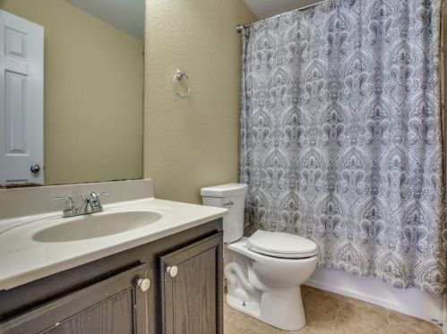 1473 Hedgewood Trl, Fort Worth TX  76112-4455 exterior