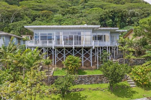 3359 Huelani Dr, Honolulu, HI 96822-1276