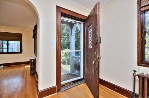25 Garner St, Norwalk, CT 06854-2108
