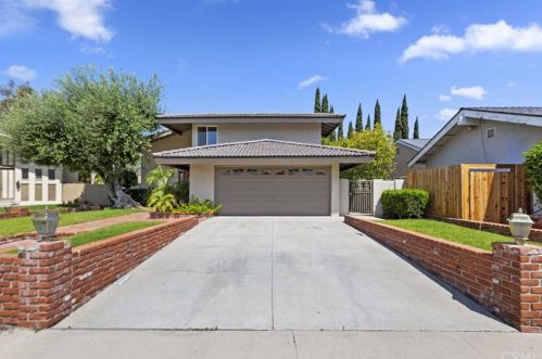 7325 Calle Granada, Anaheim CA  92808-1033 exterior