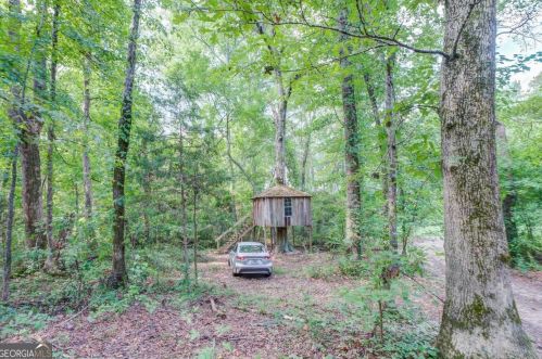 677 Gum Creek Rd, Oxford, GA 30054-4112