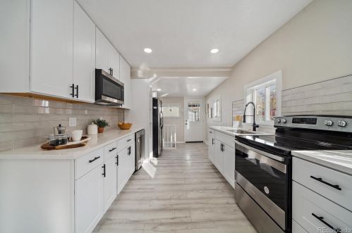 3130 Pearl St, Englewood CO  80113-2710 exterior