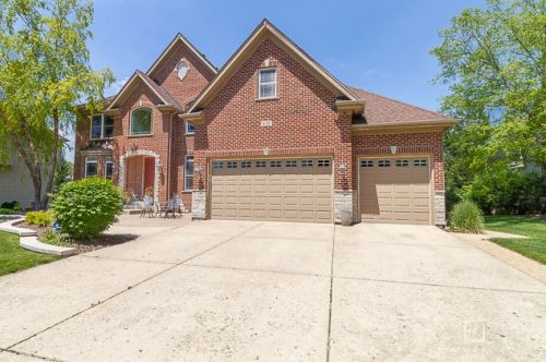 629 Papermill Hill Dr, Batavia, IL 60510-8677